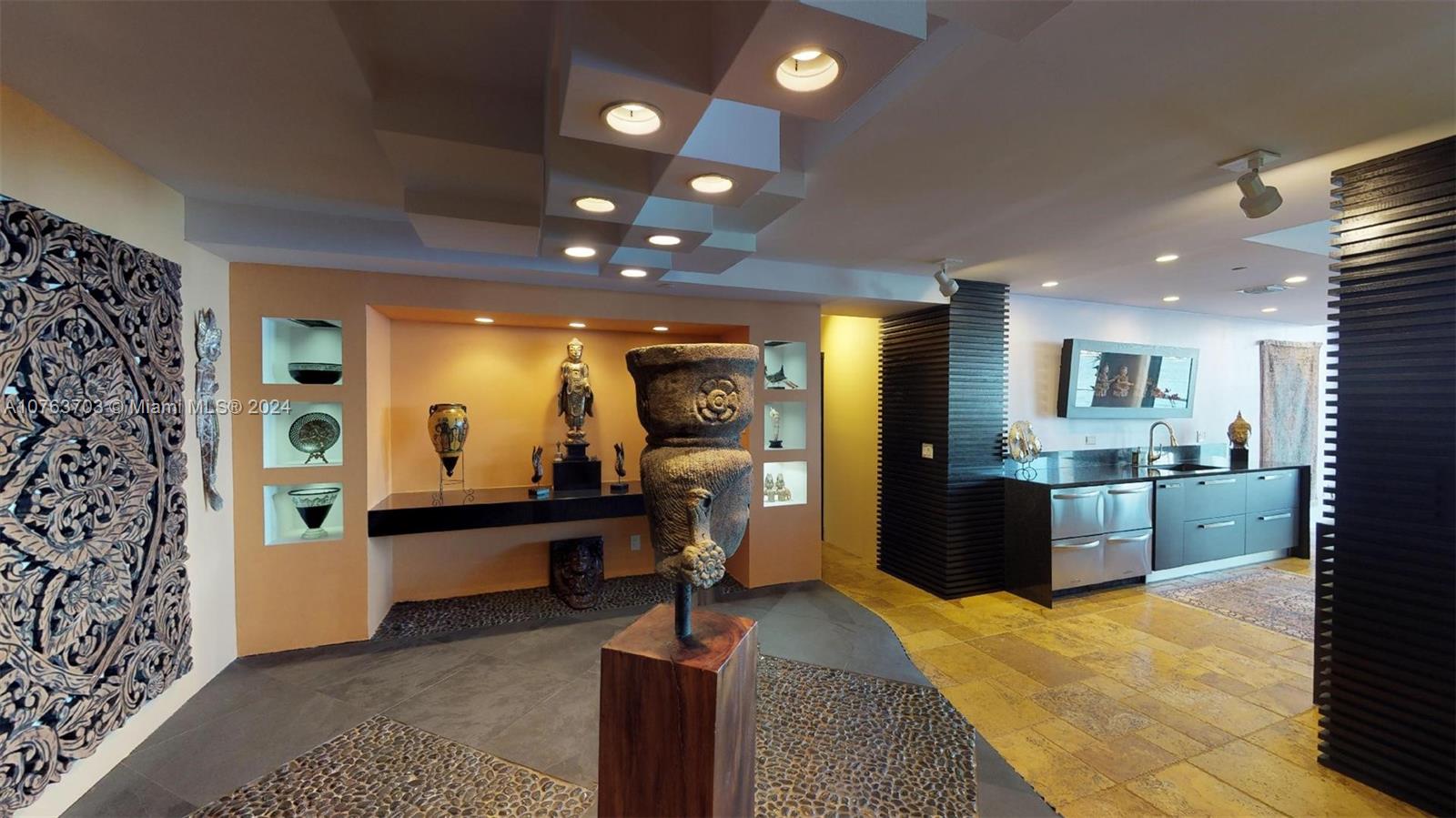 Williams Island - Residential