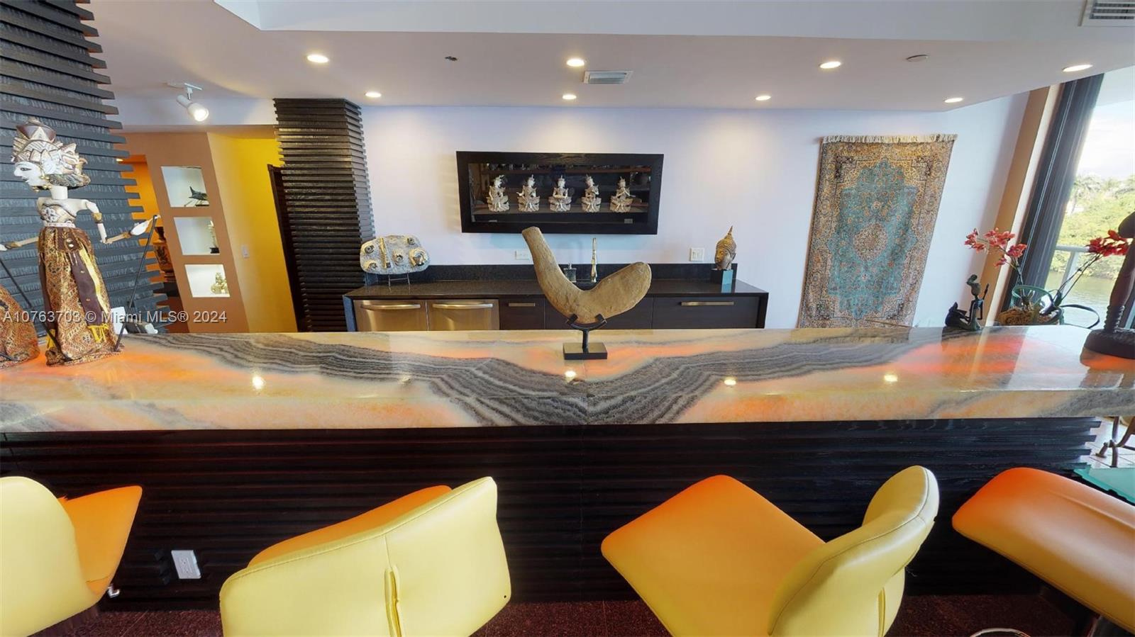 Williams Island - Residential