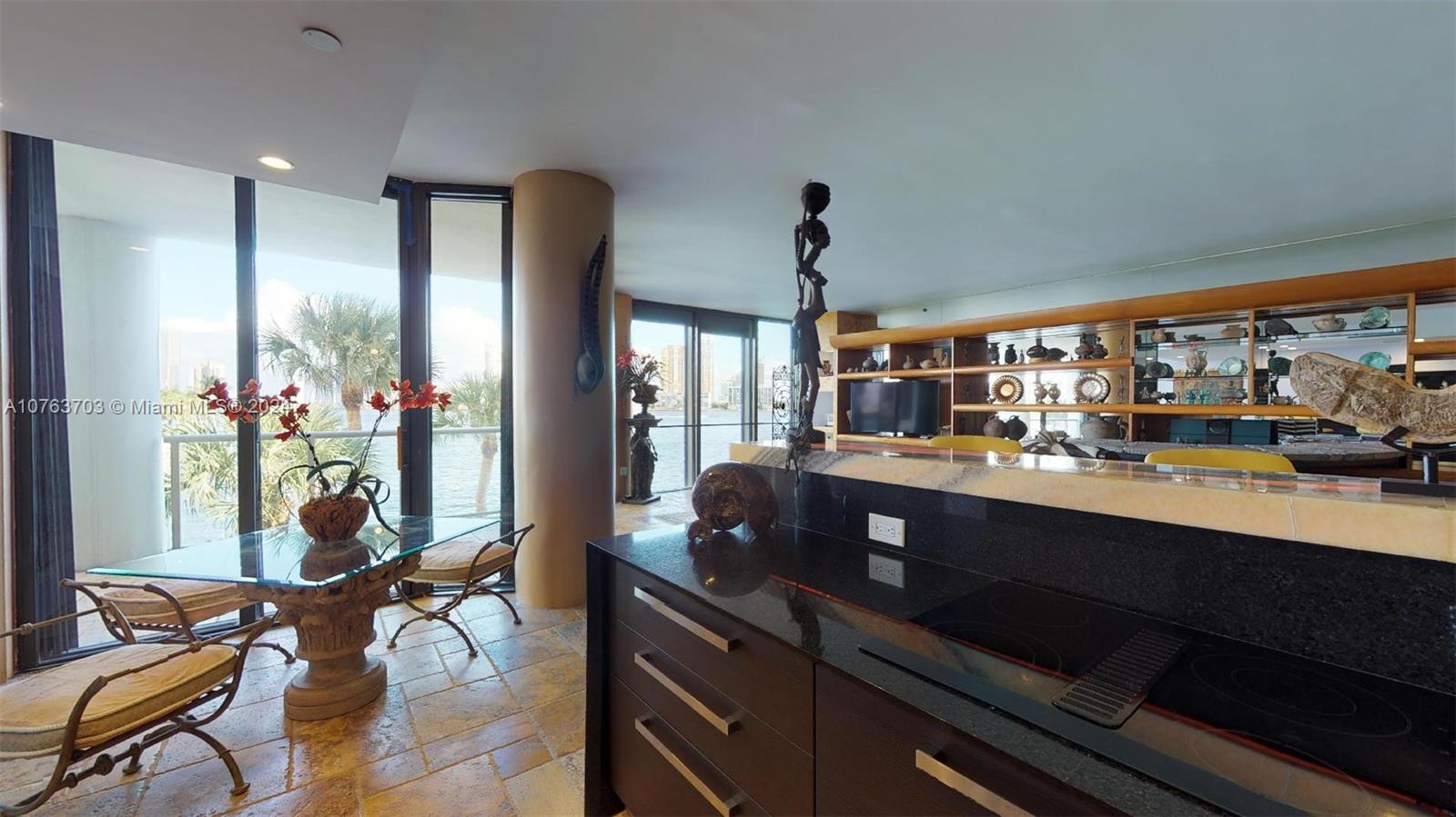 Williams Island - Residential