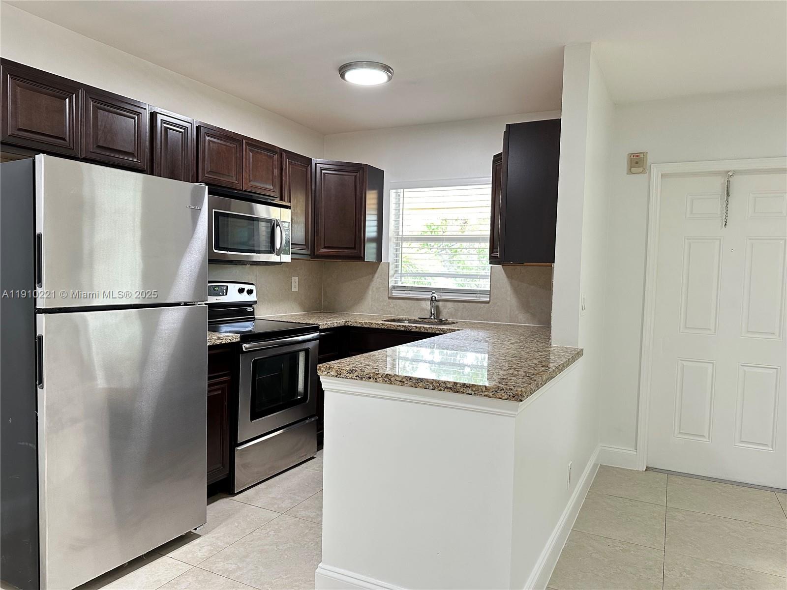 HIGHLAND ESTATES - Residential Lease