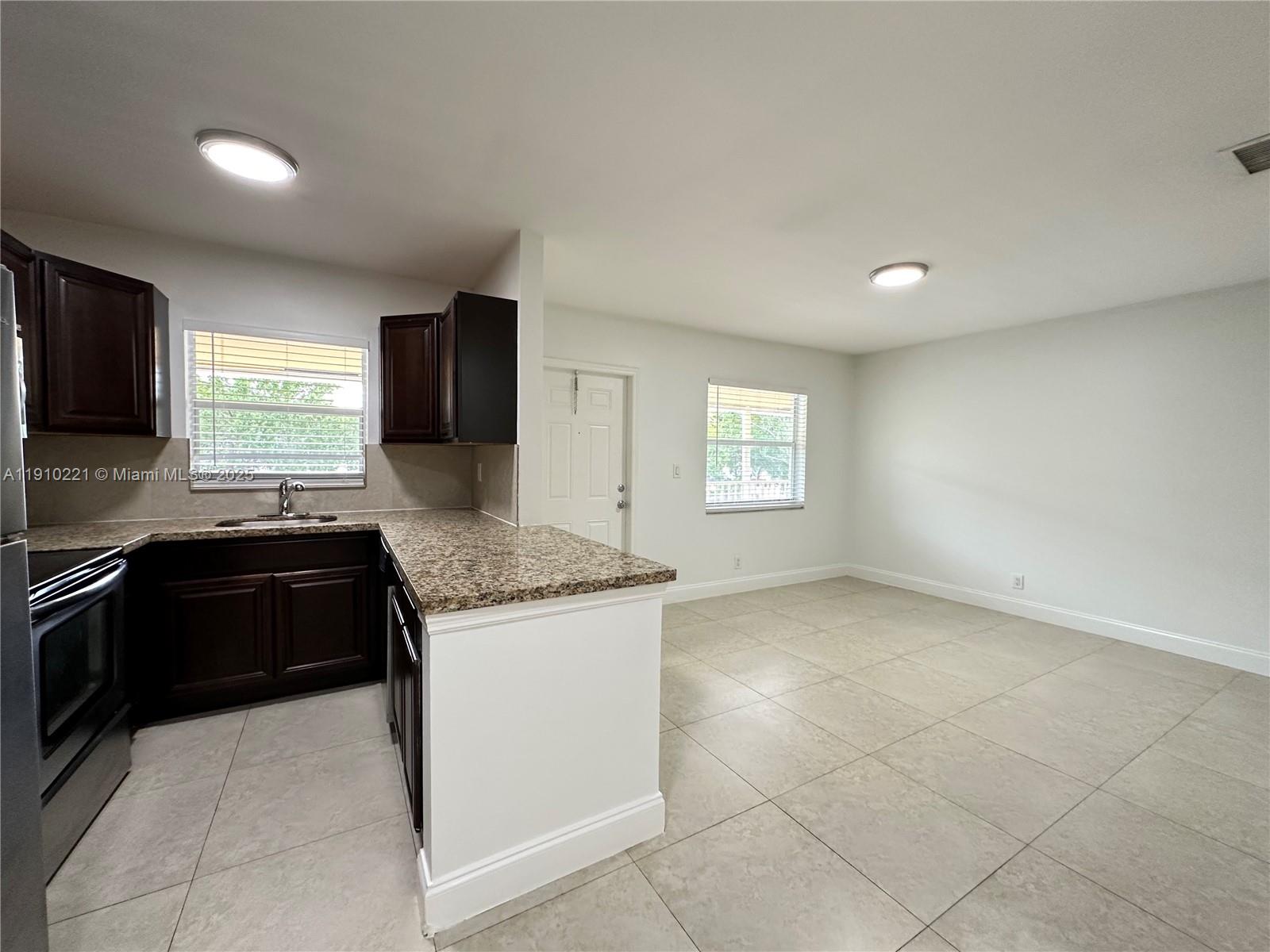 HIGHLAND ESTATES - Residential Lease