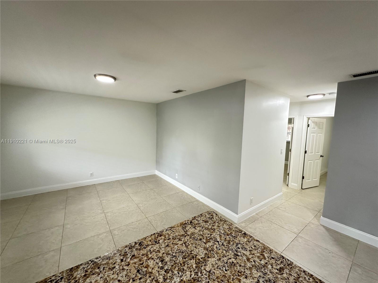 HIGHLAND ESTATES - Residential Lease