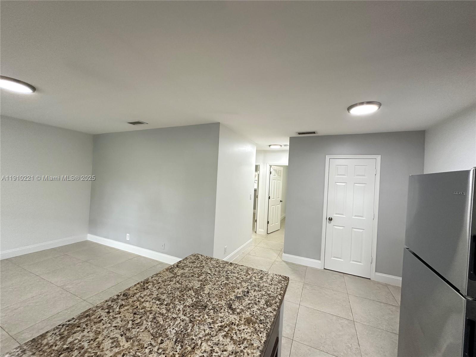 HIGHLAND ESTATES - Residential Lease