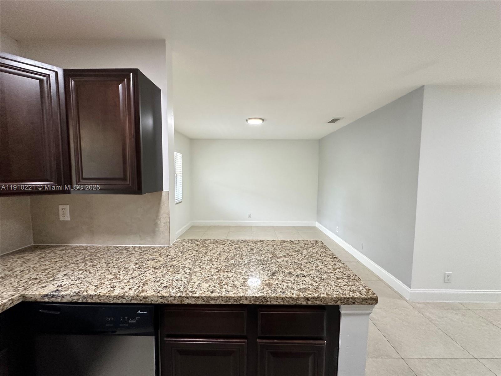 HIGHLAND ESTATES - Residential Lease