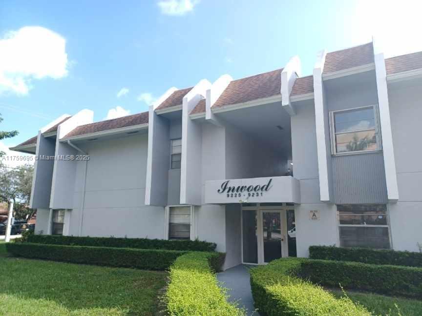 Property for Sale at 9225 Sw 87th Ave A3, Miami, Broward County, Florida - Bedrooms: 2 
Bathrooms: 2  - $320,000
