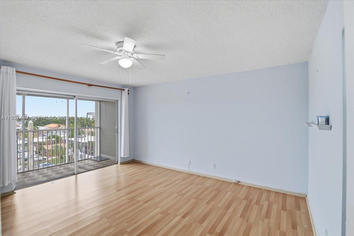 THIRD GULFSTREAM GARDEN - Residential