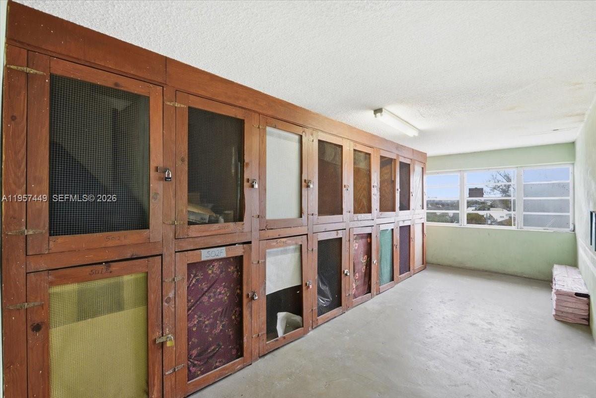 THIRD GULFSTREAM GARDEN - Residential