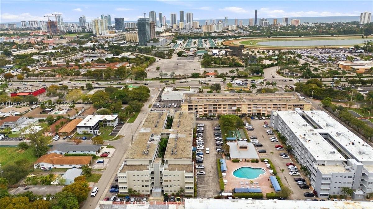 THIRD GULFSTREAM GARDEN - Residential