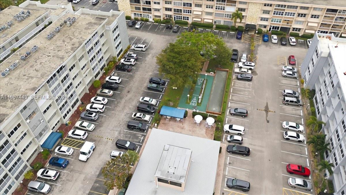 THIRD GULFSTREAM GARDEN - Residential