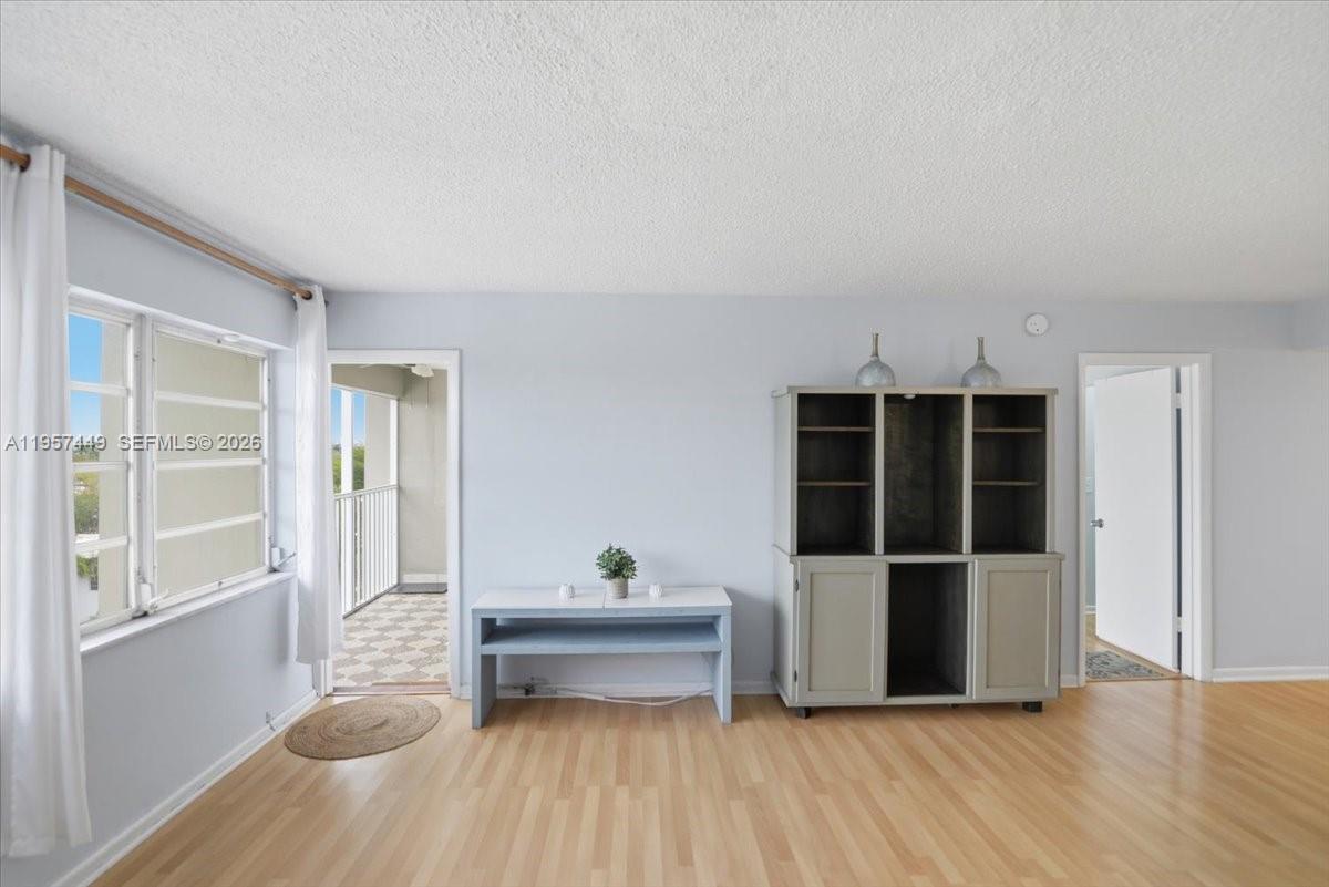 THIRD GULFSTREAM GARDEN - Residential