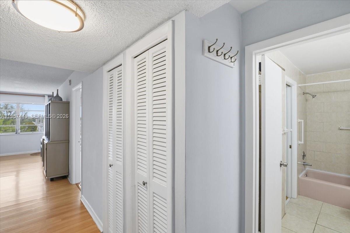 THIRD GULFSTREAM GARDEN - Residential