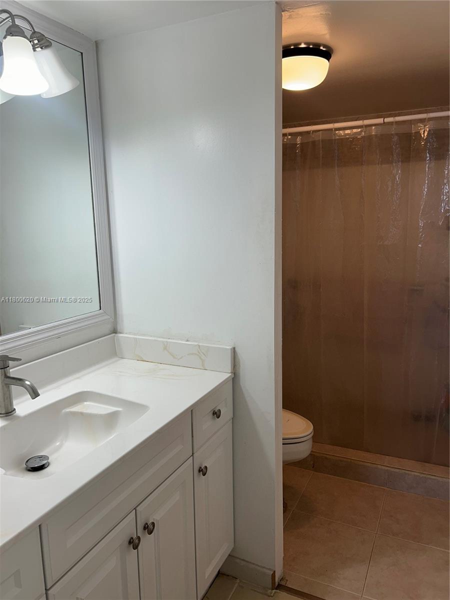 PLAZA OF WESTLAND CONDO - Residential