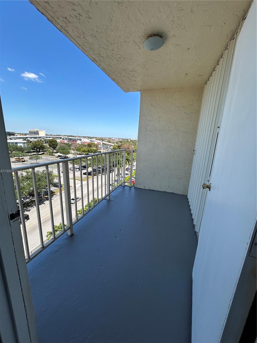 PLAZA OF WESTLAND CONDO - Residential