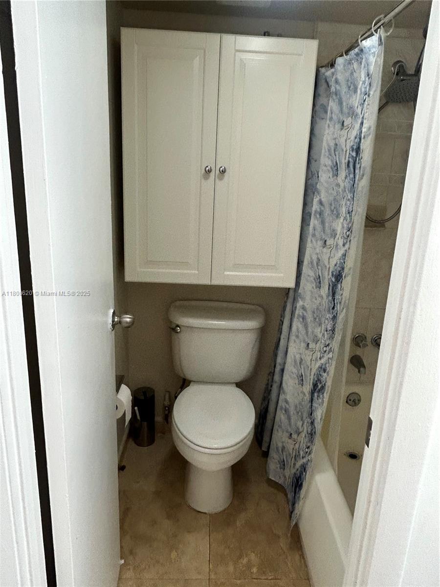 PLAZA OF WESTLAND CONDO - Residential