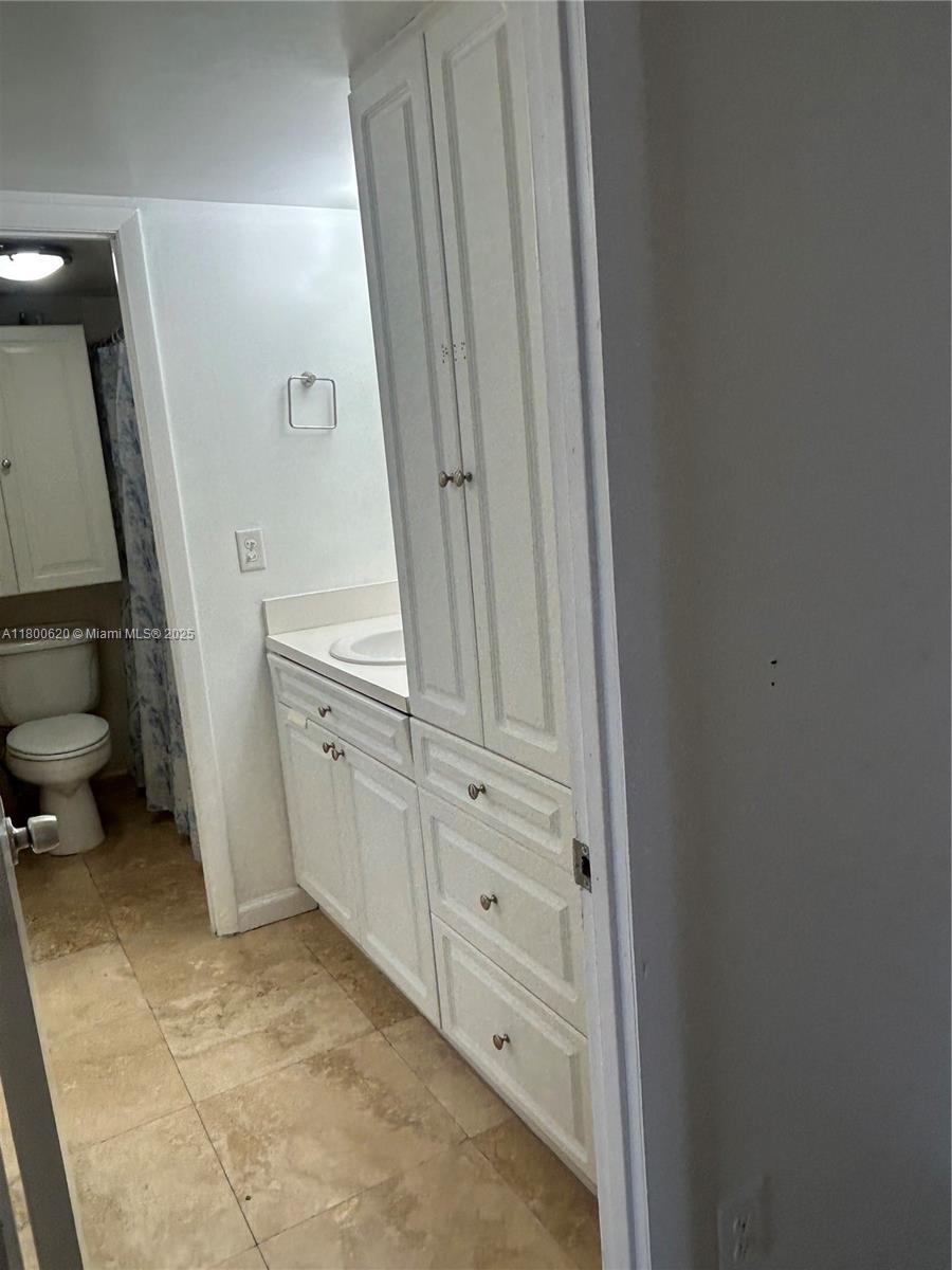 PLAZA OF WESTLAND CONDO - Residential