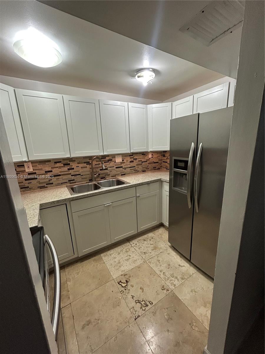 PLAZA OF WESTLAND CONDO - Residential