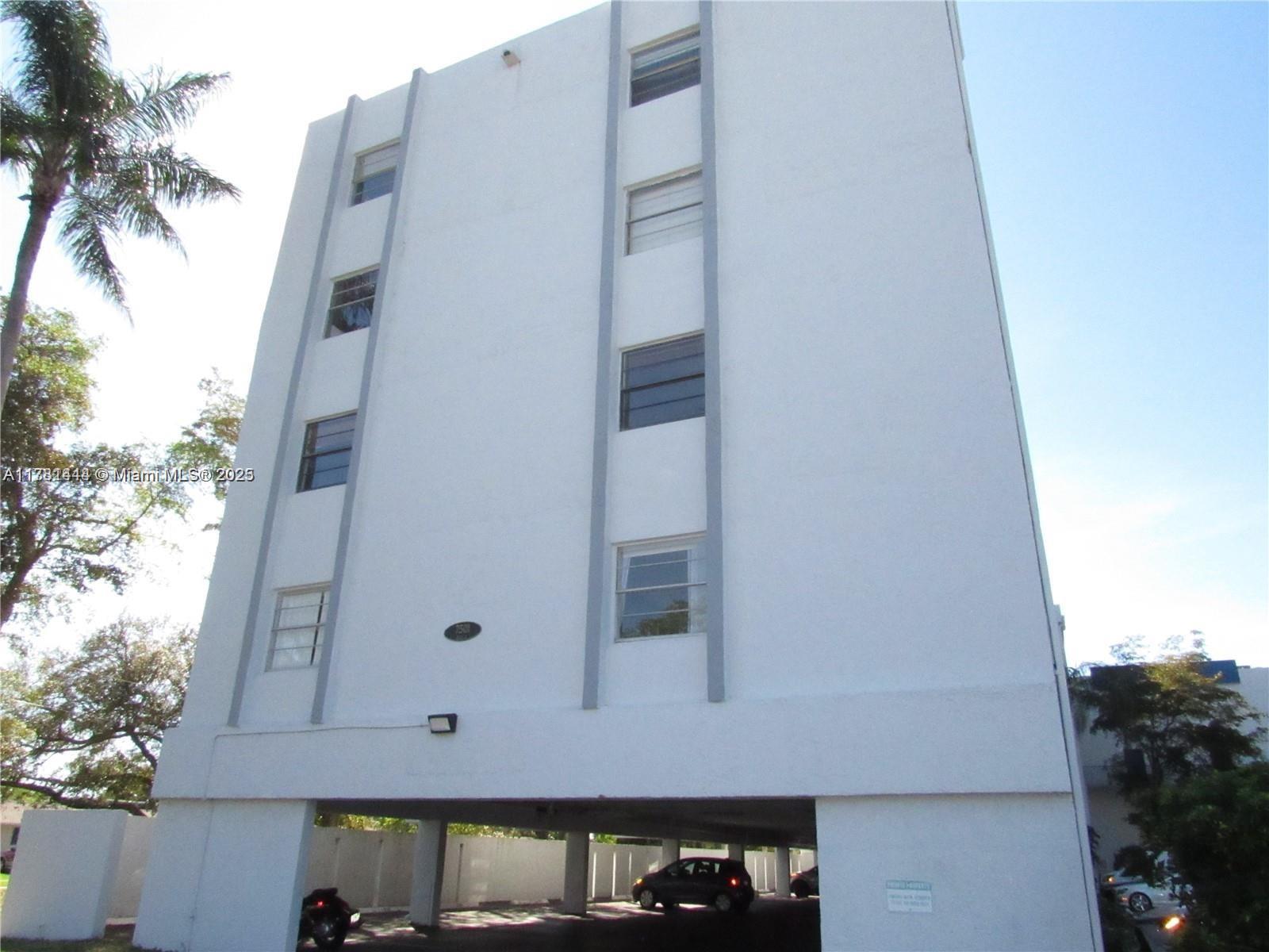 Rental Property at 7501 Nw 16th St 3307, Plantation, Miami-Dade County, Florida - Bedrooms: 1 
Bathrooms: 2  - $1,650 MO.