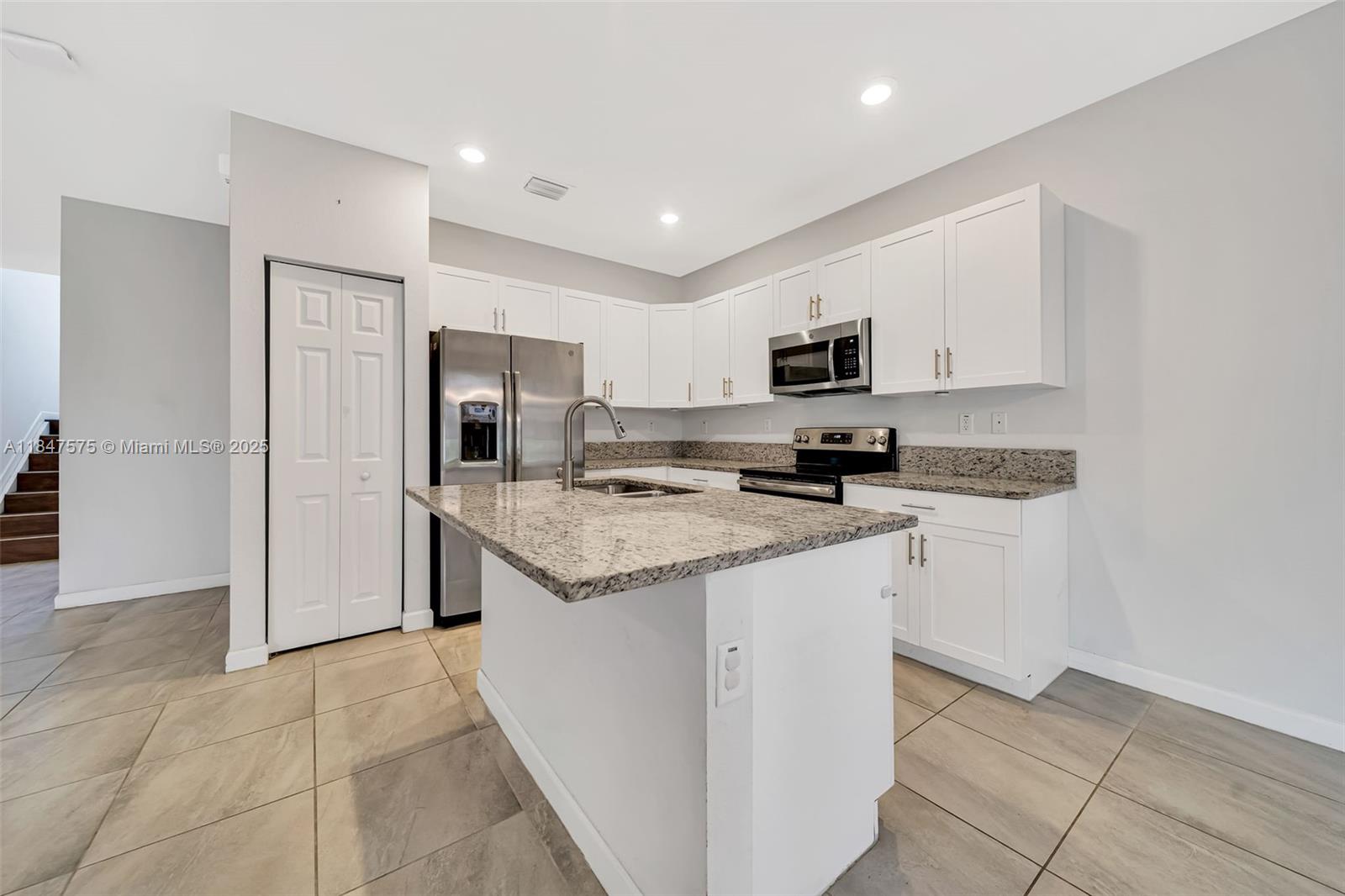 AQUABELLA SECTION ONE - Residential