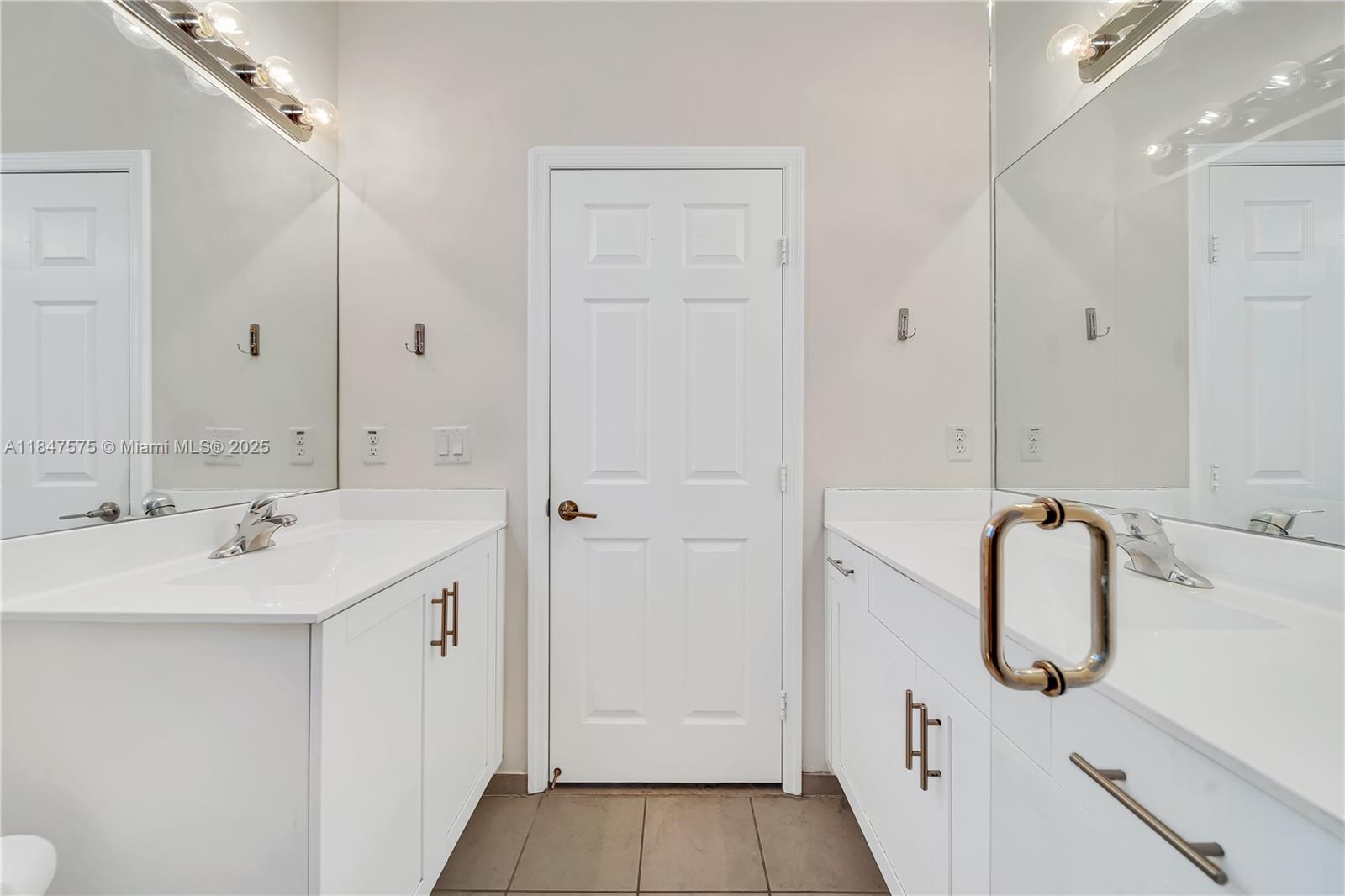 AQUABELLA SECTION ONE - Residential