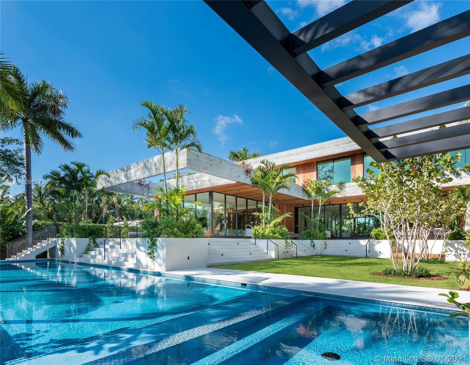 SUNSET ISLANDS-ISLAND NO - Residential