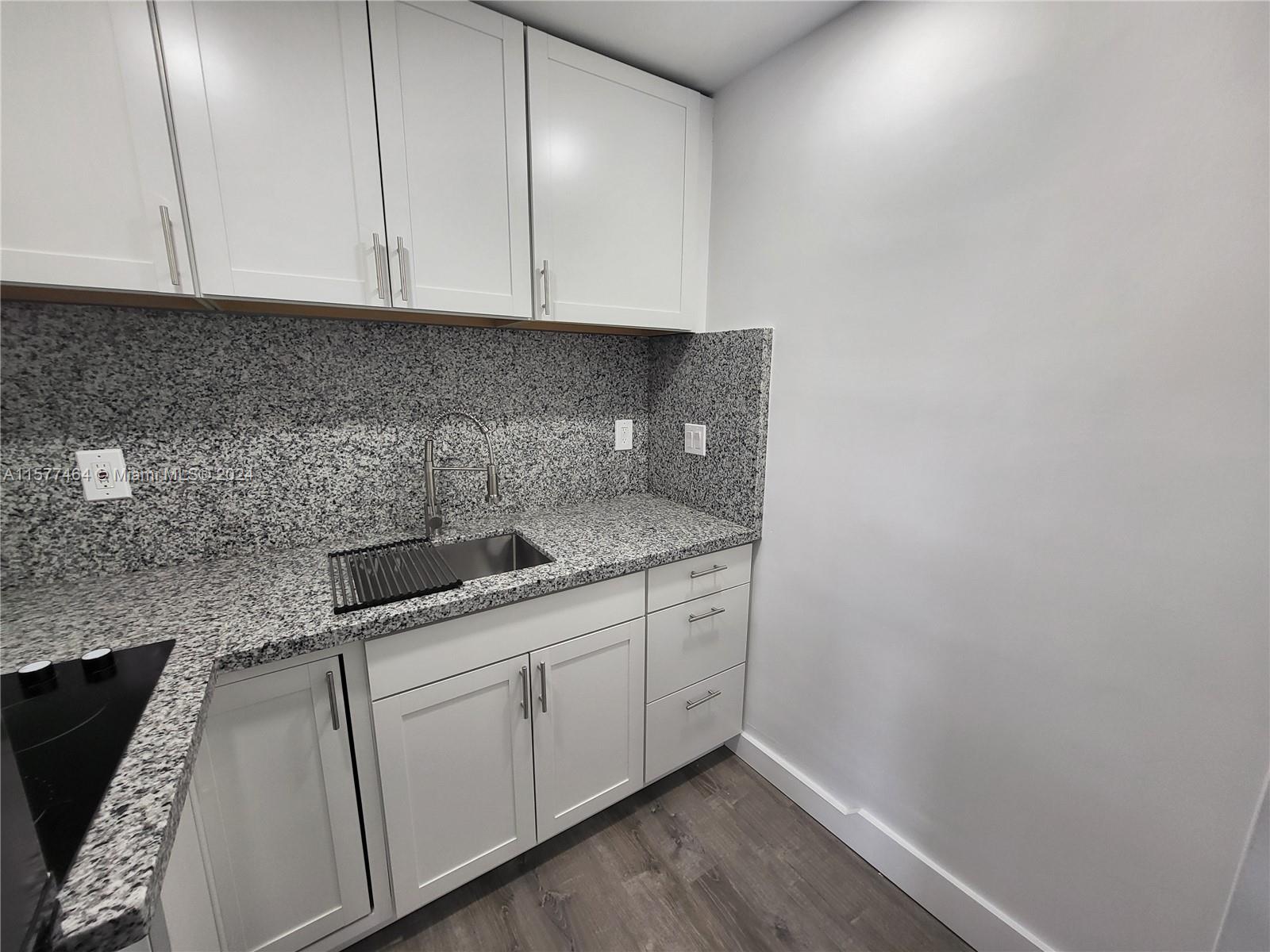 LINCOLN PARK REPLAT - Residential Lease