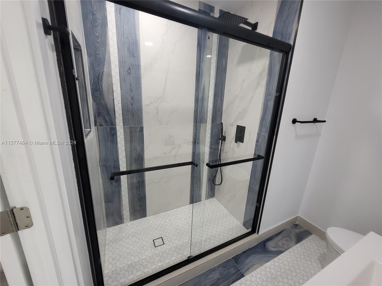 LINCOLN PARK REPLAT - Residential Lease
