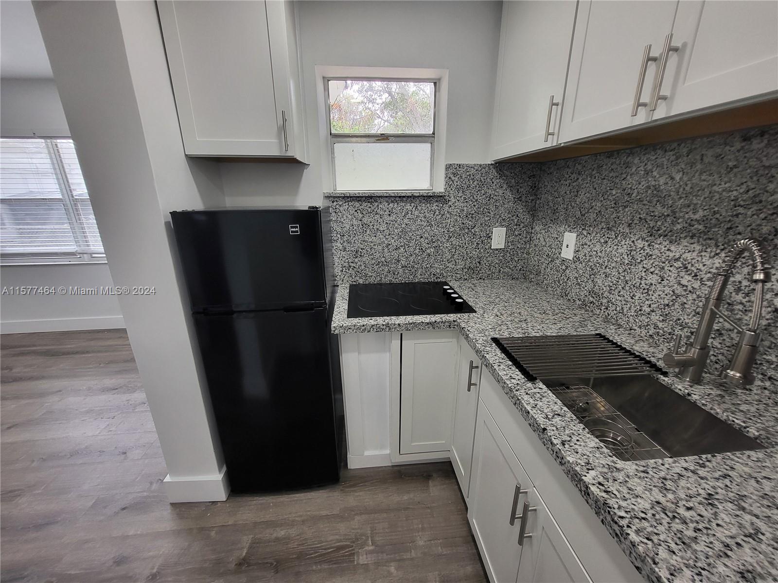 LINCOLN PARK REPLAT - Residential Lease