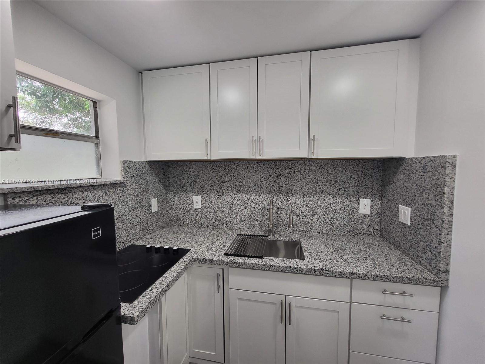LINCOLN PARK REPLAT - Residential Lease