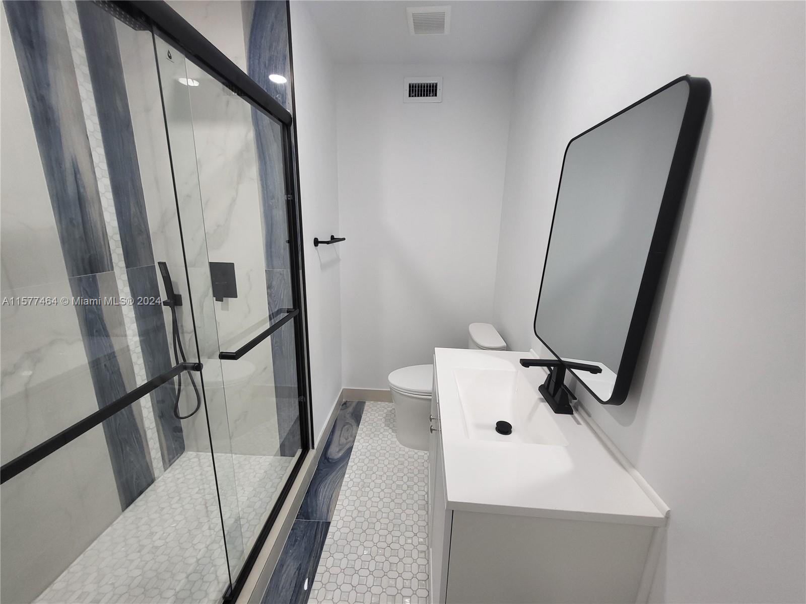 LINCOLN PARK REPLAT - Residential Lease