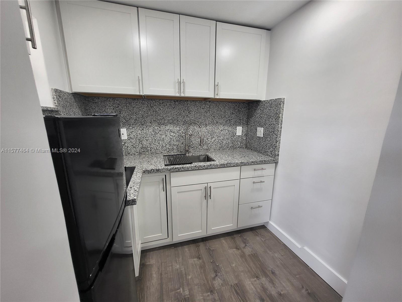 LINCOLN PARK REPLAT - Residential Lease