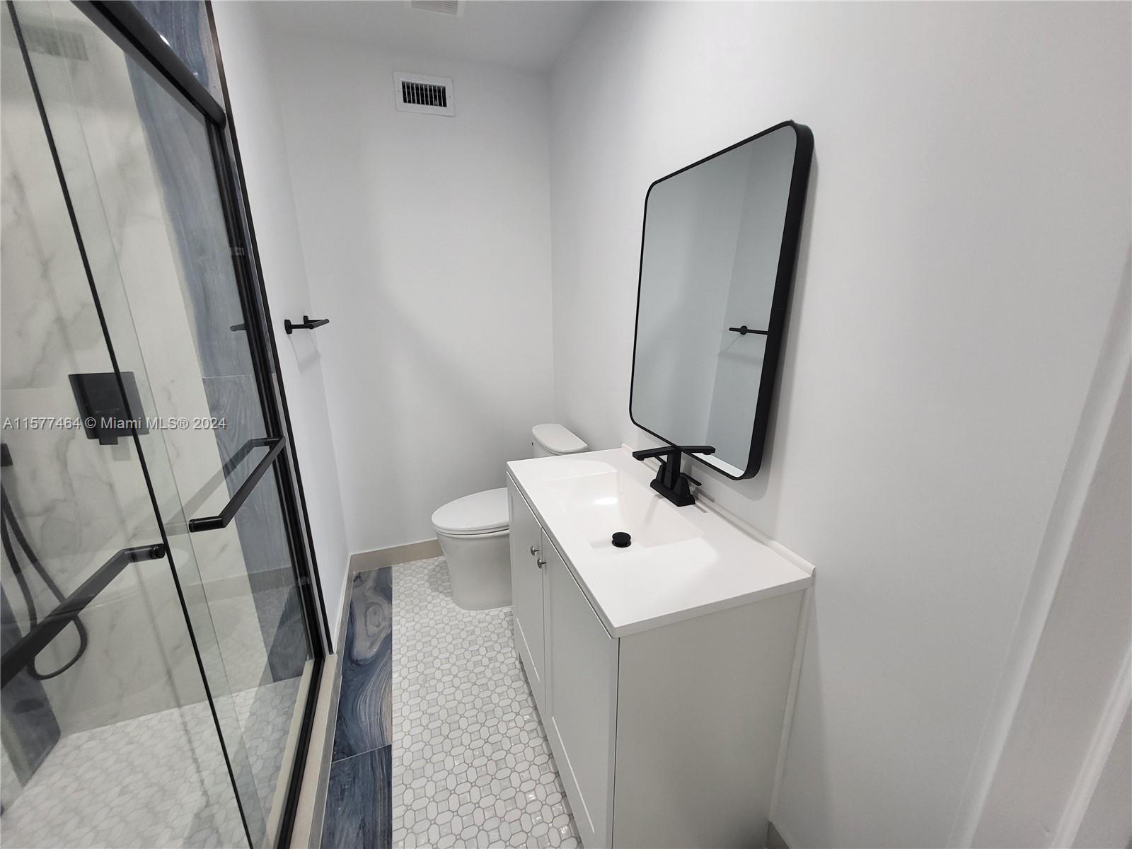 LINCOLN PARK REPLAT - Residential Lease