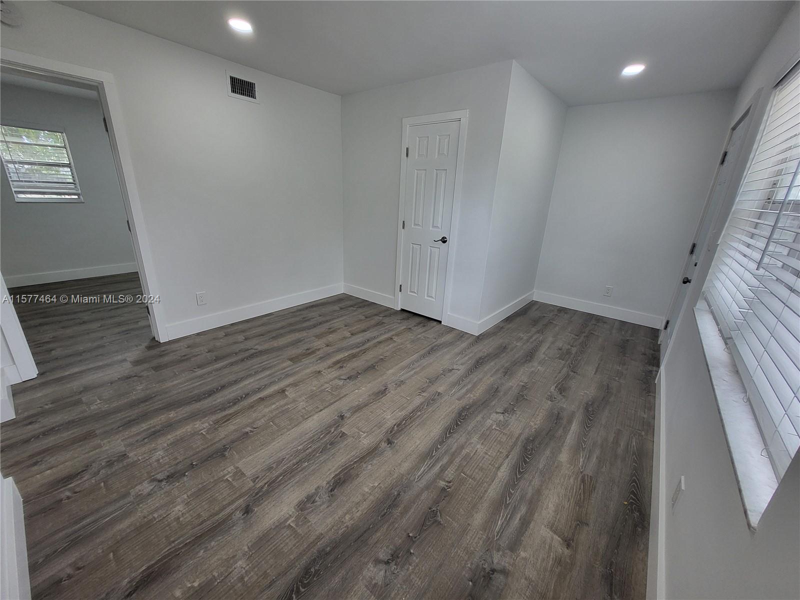 LINCOLN PARK REPLAT - Residential Lease