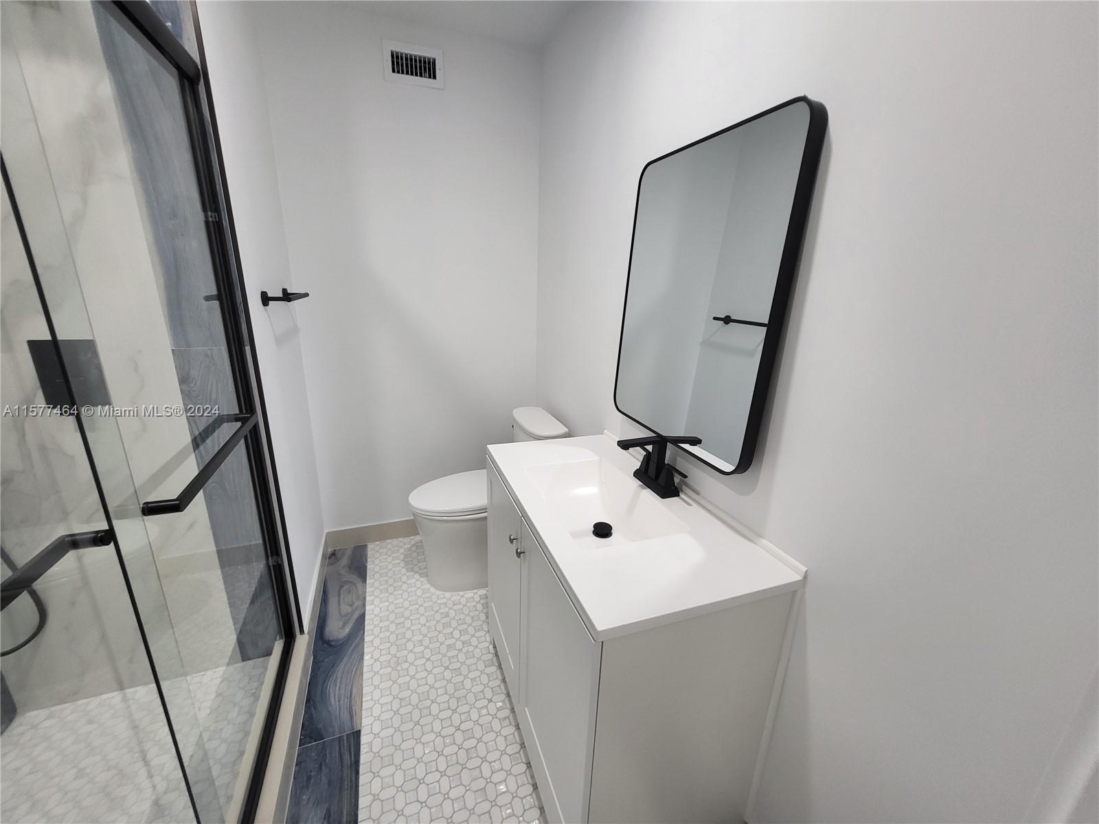 LINCOLN PARK REPLAT - Residential Lease