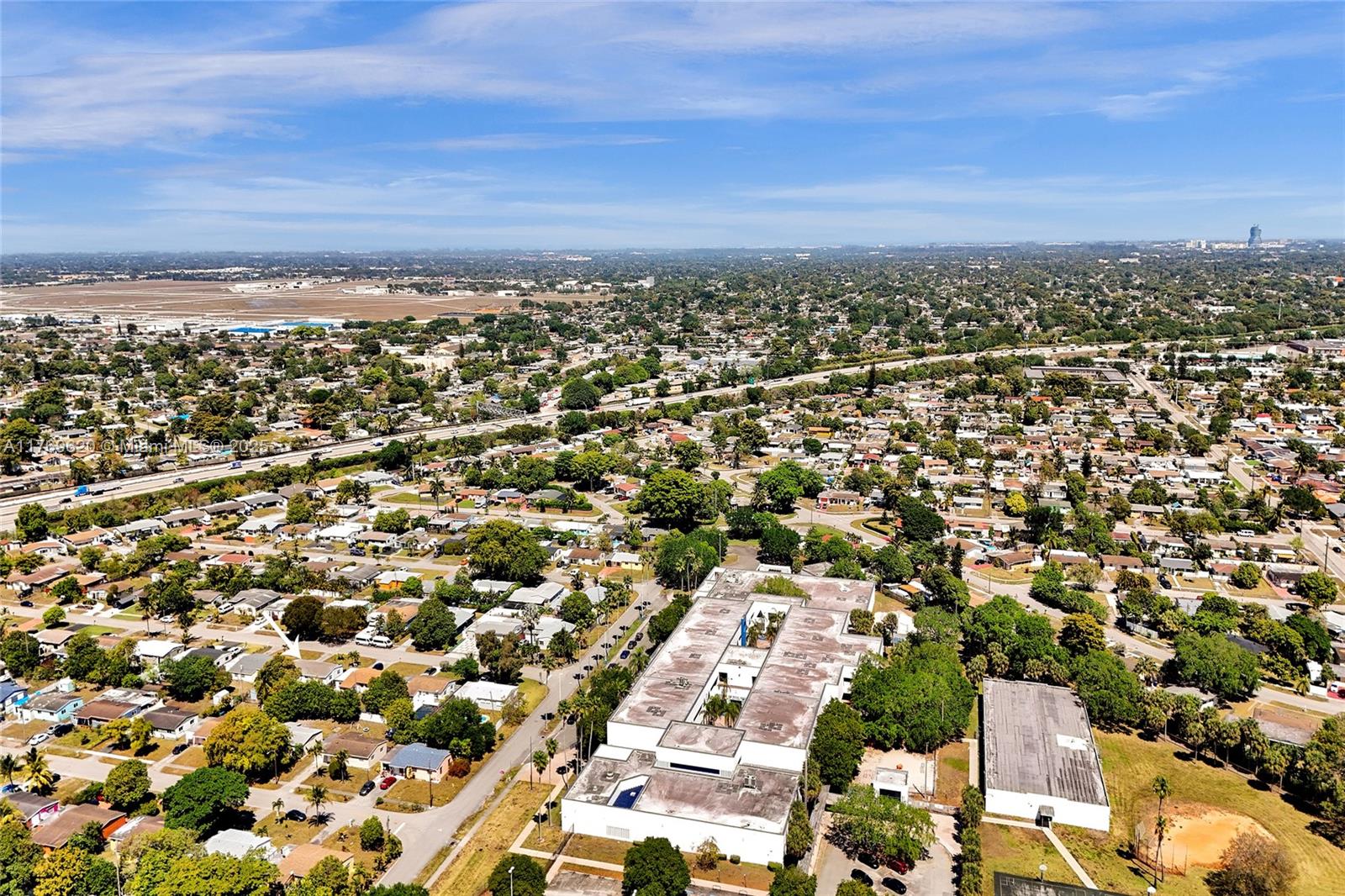 PALM LANE HOMES IN MIRAMA - Residential