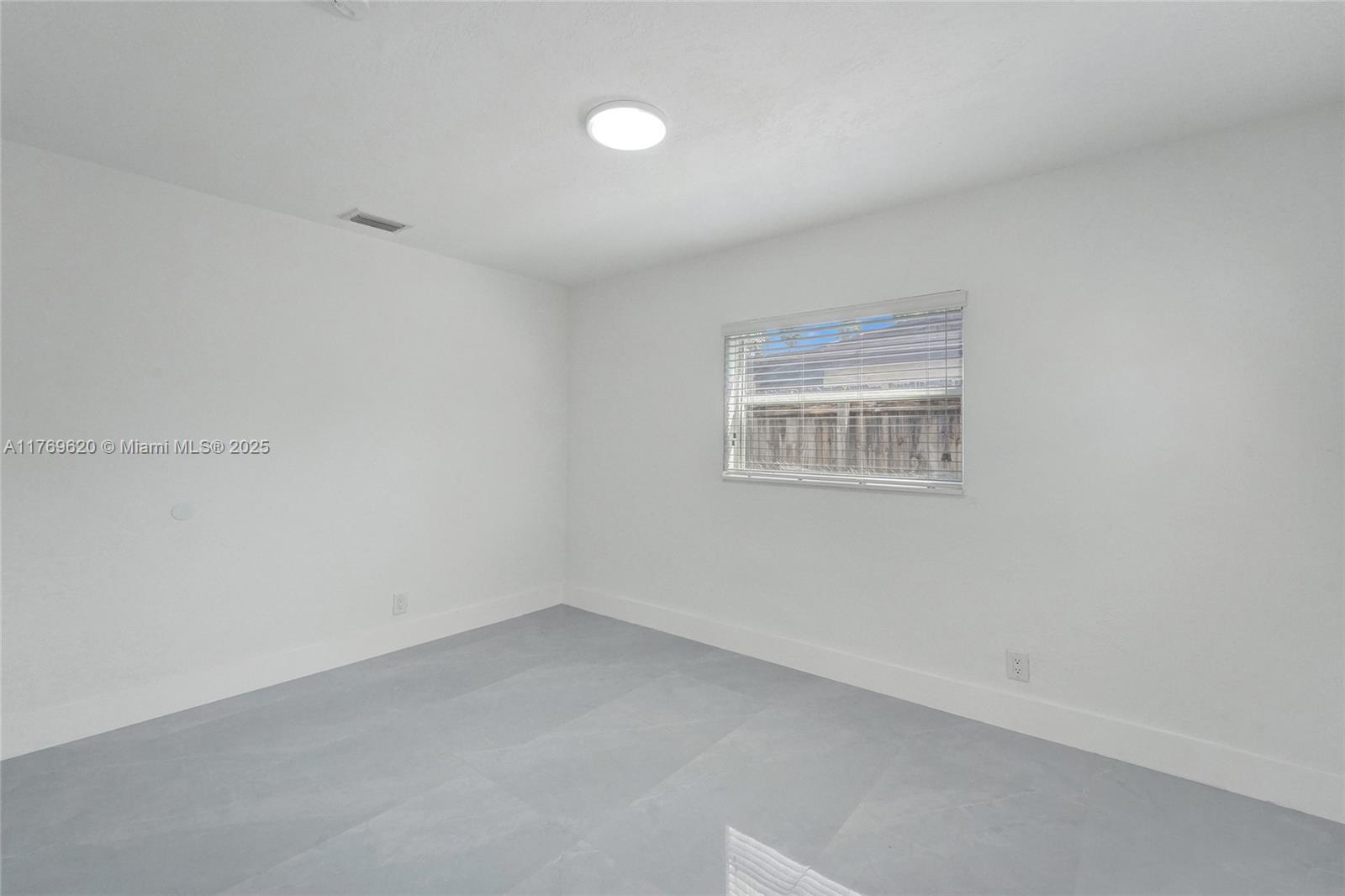 PALM LANE HOMES IN MIRAMA - Residential