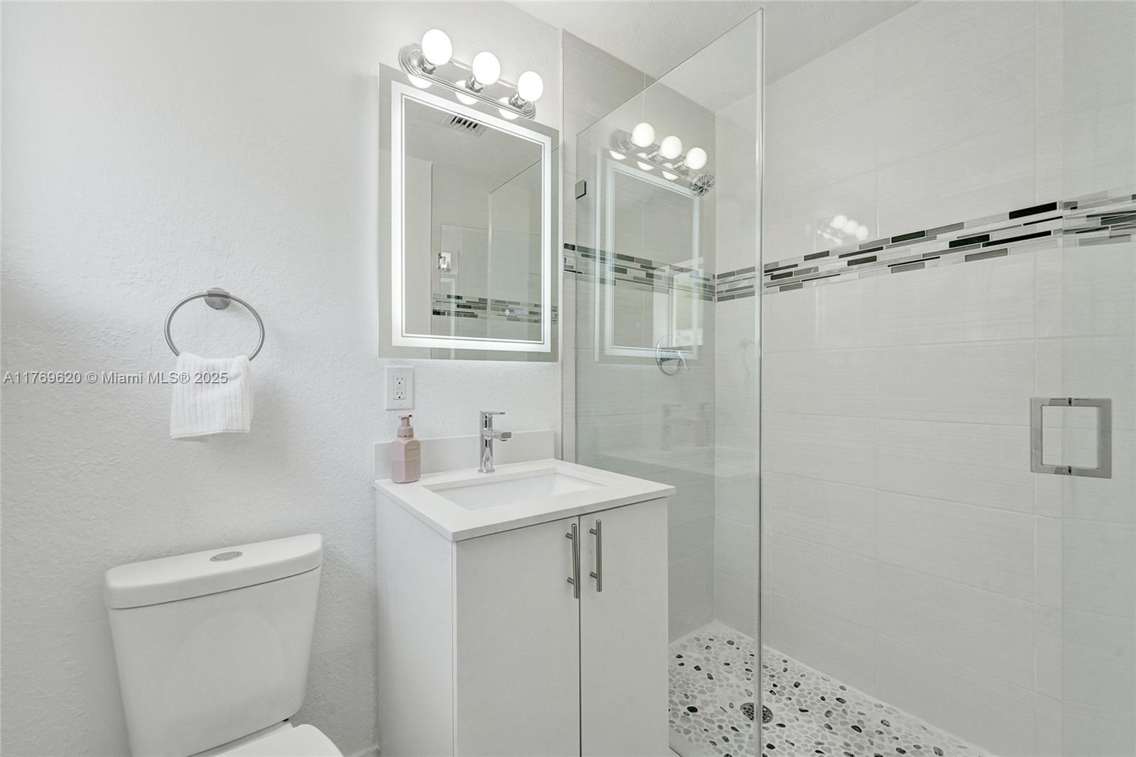 PALM LANE HOMES IN MIRAMA - Residential