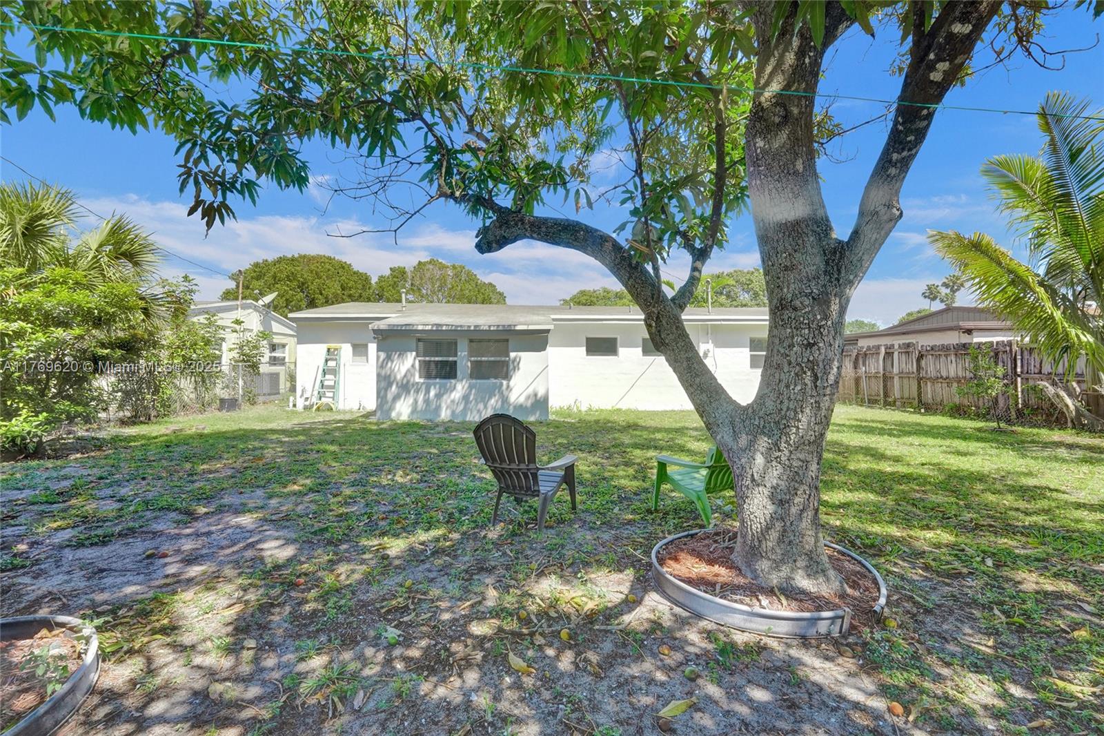 PALM LANE HOMES IN MIRAMA - Residential