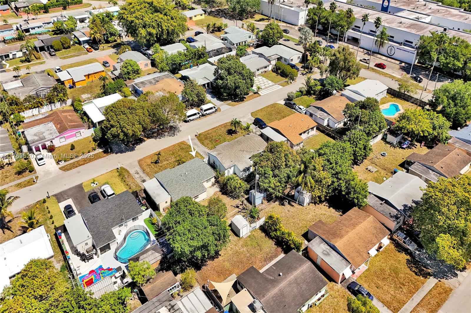 PALM LANE HOMES IN MIRAMA - Residential
