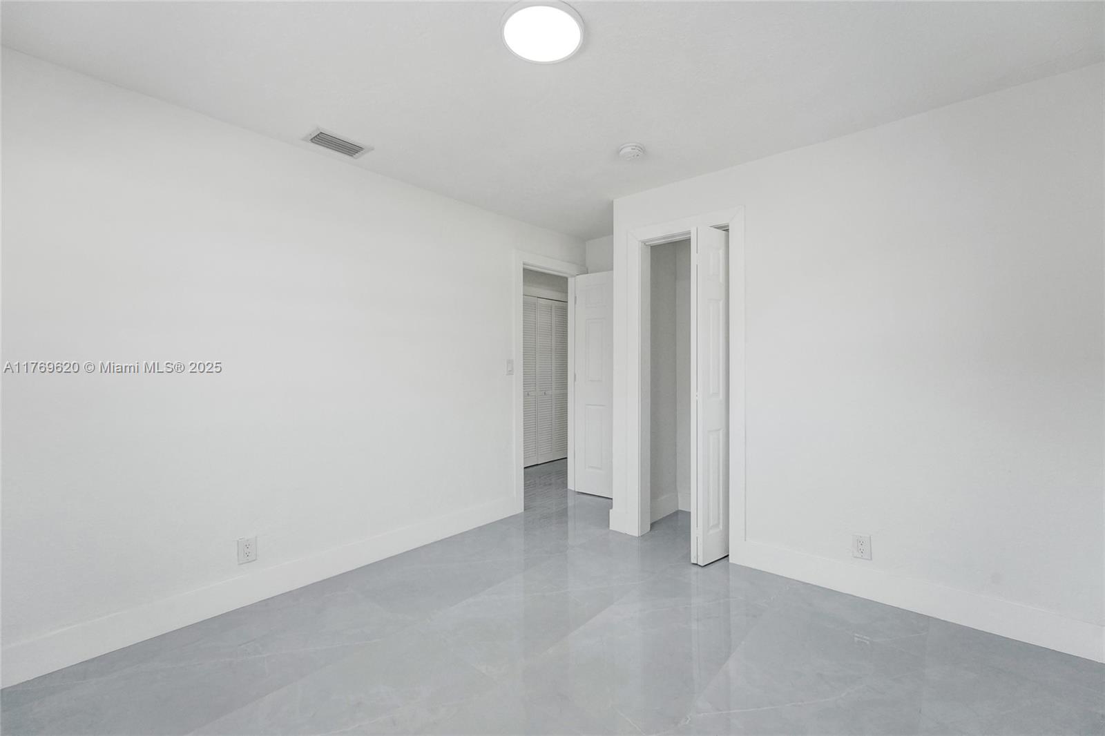 PALM LANE HOMES IN MIRAMA - Residential