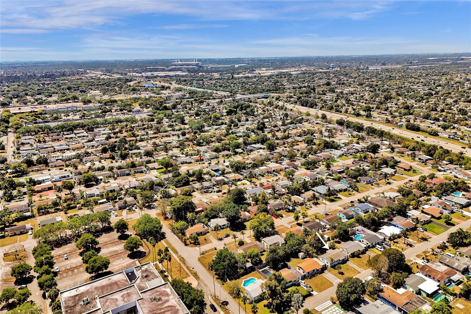PALM LANE HOMES IN MIRAMA - Residential