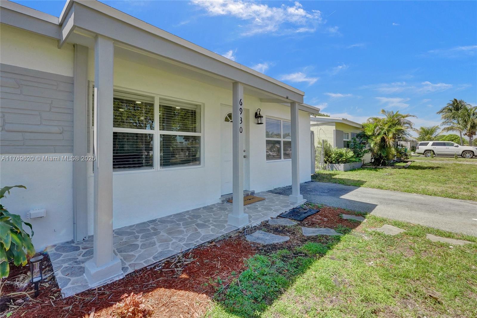 PALM LANE HOMES IN MIRAMA - Residential