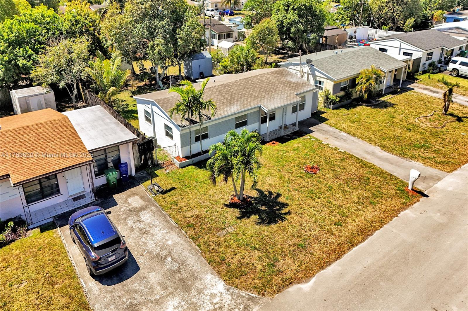 PALM LANE HOMES IN MIRAMA - Residential