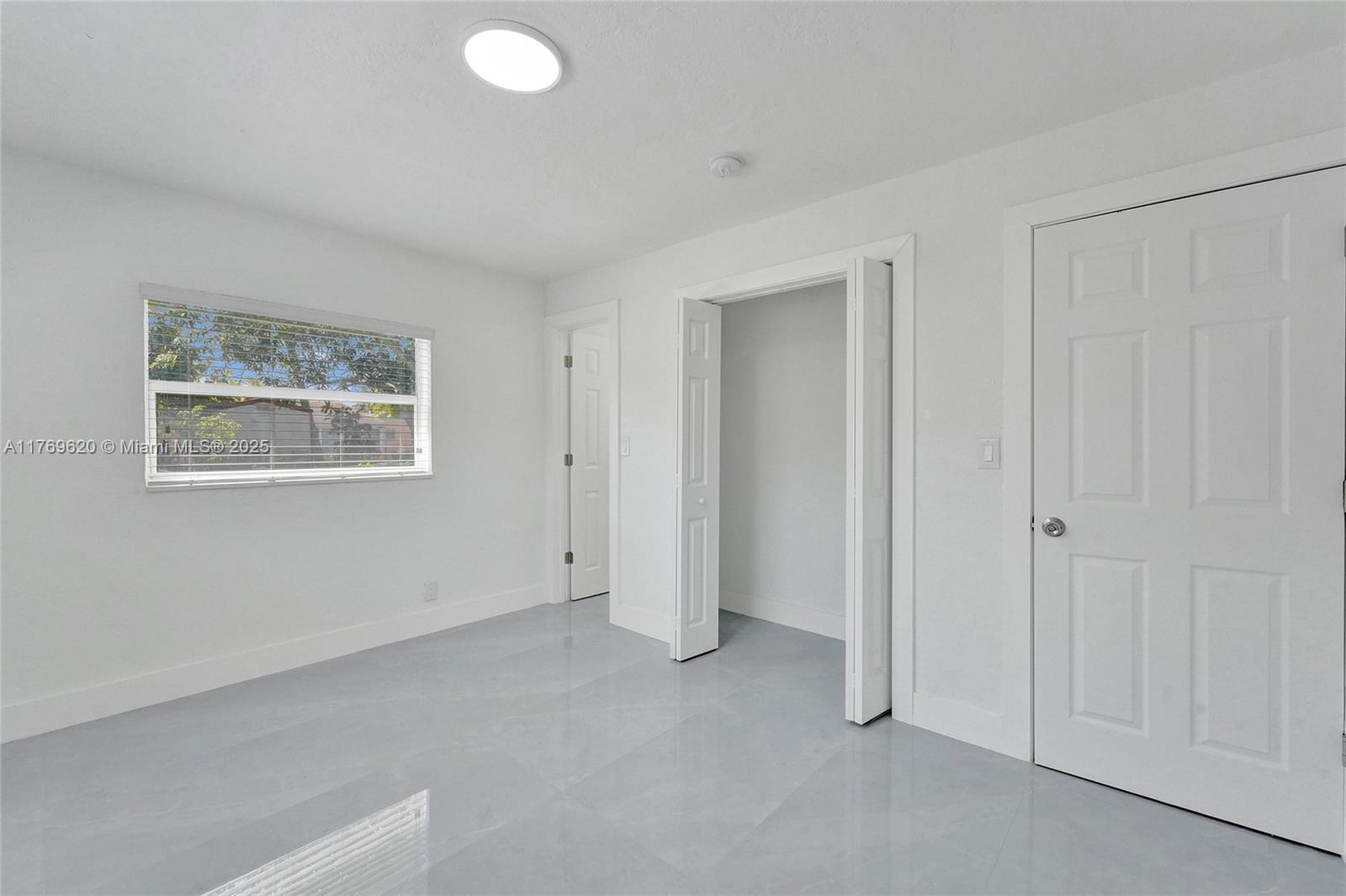 PALM LANE HOMES IN MIRAMA - Residential