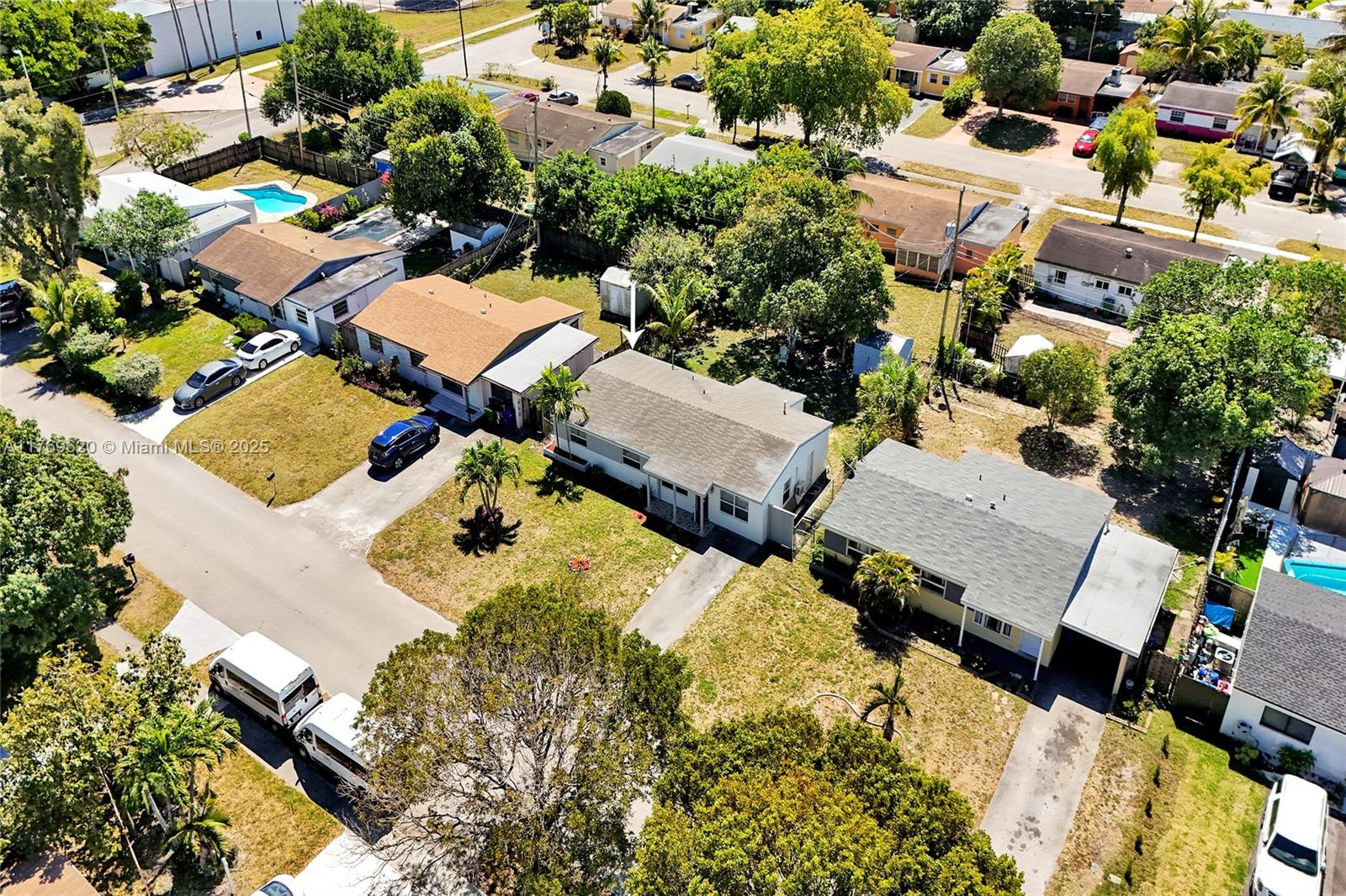 PALM LANE HOMES IN MIRAMA - Residential