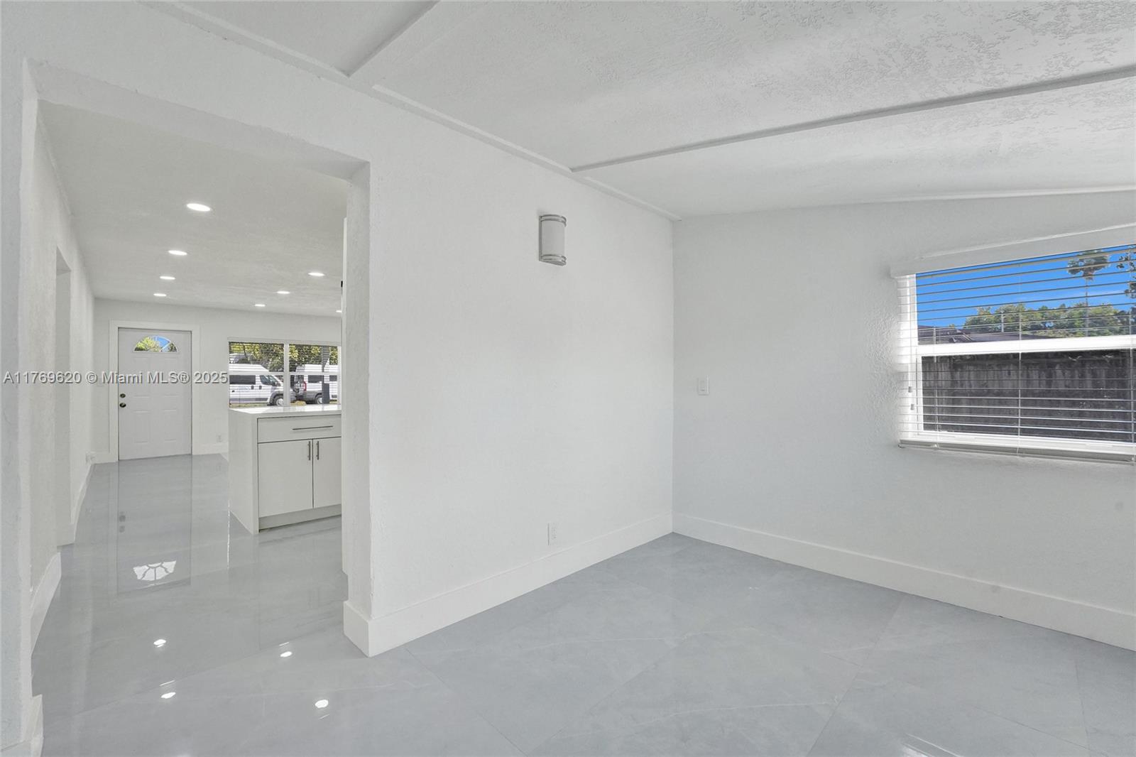 PALM LANE HOMES IN MIRAMA - Residential