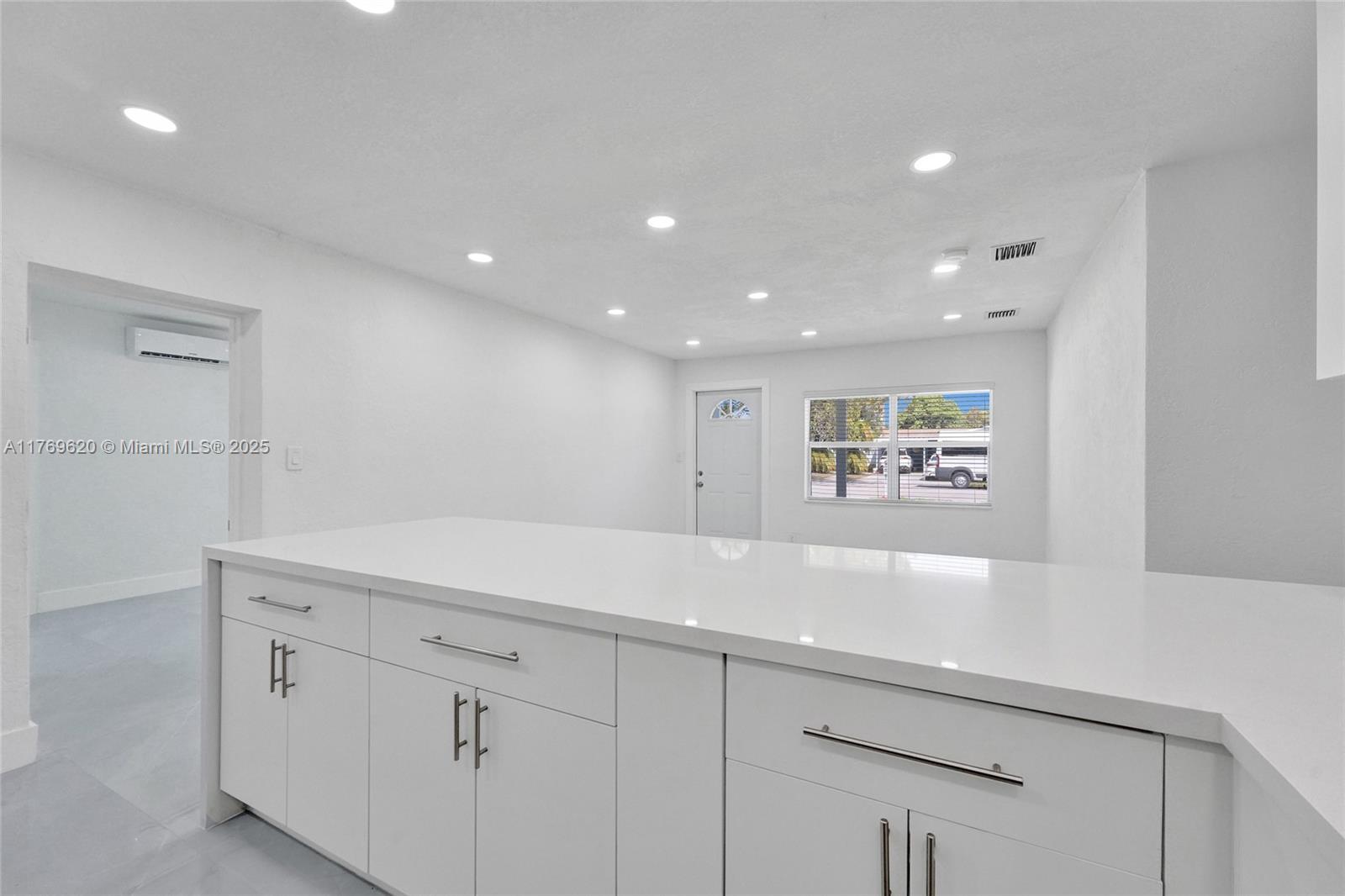 PALM LANE HOMES IN MIRAMA - Residential