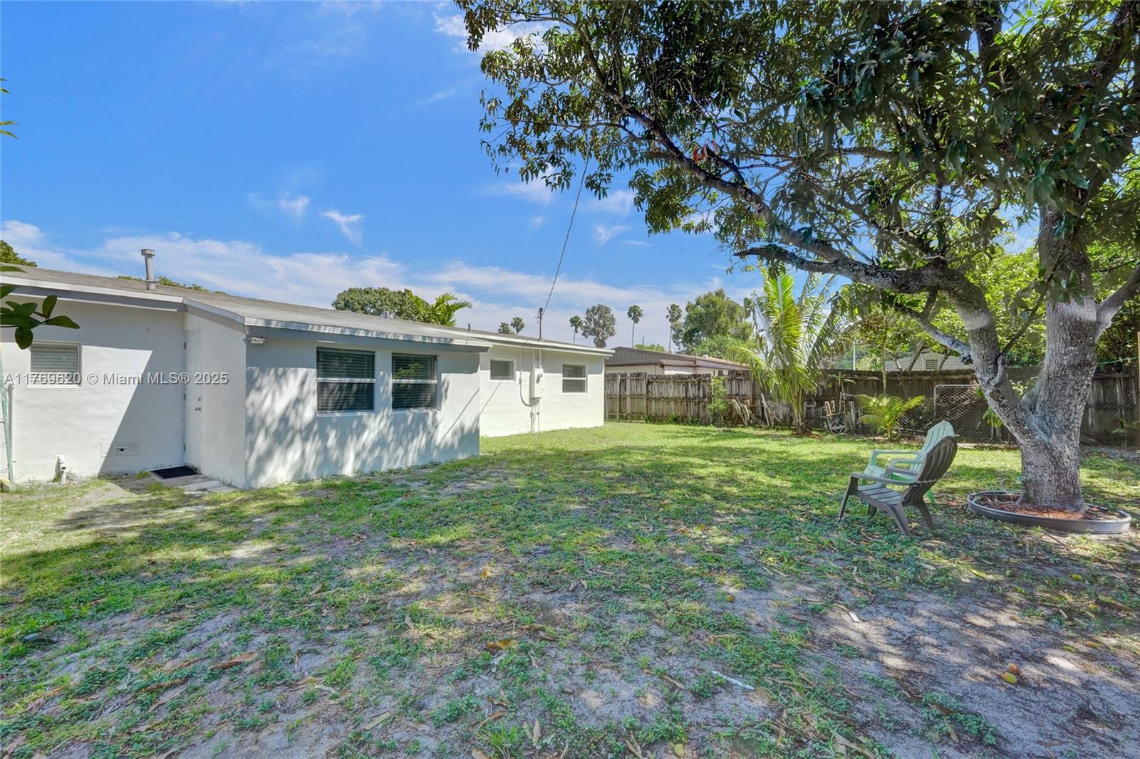 PALM LANE HOMES IN MIRAMA - Residential