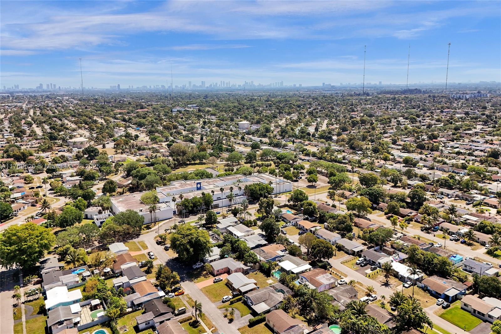 PALM LANE HOMES IN MIRAMA - Residential