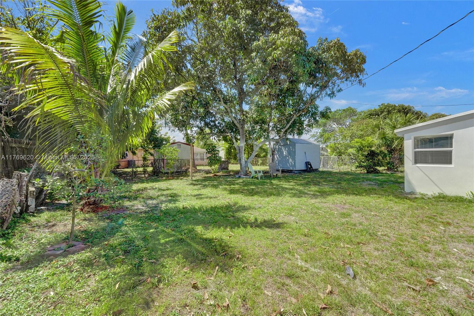 PALM LANE HOMES IN MIRAMA - Residential