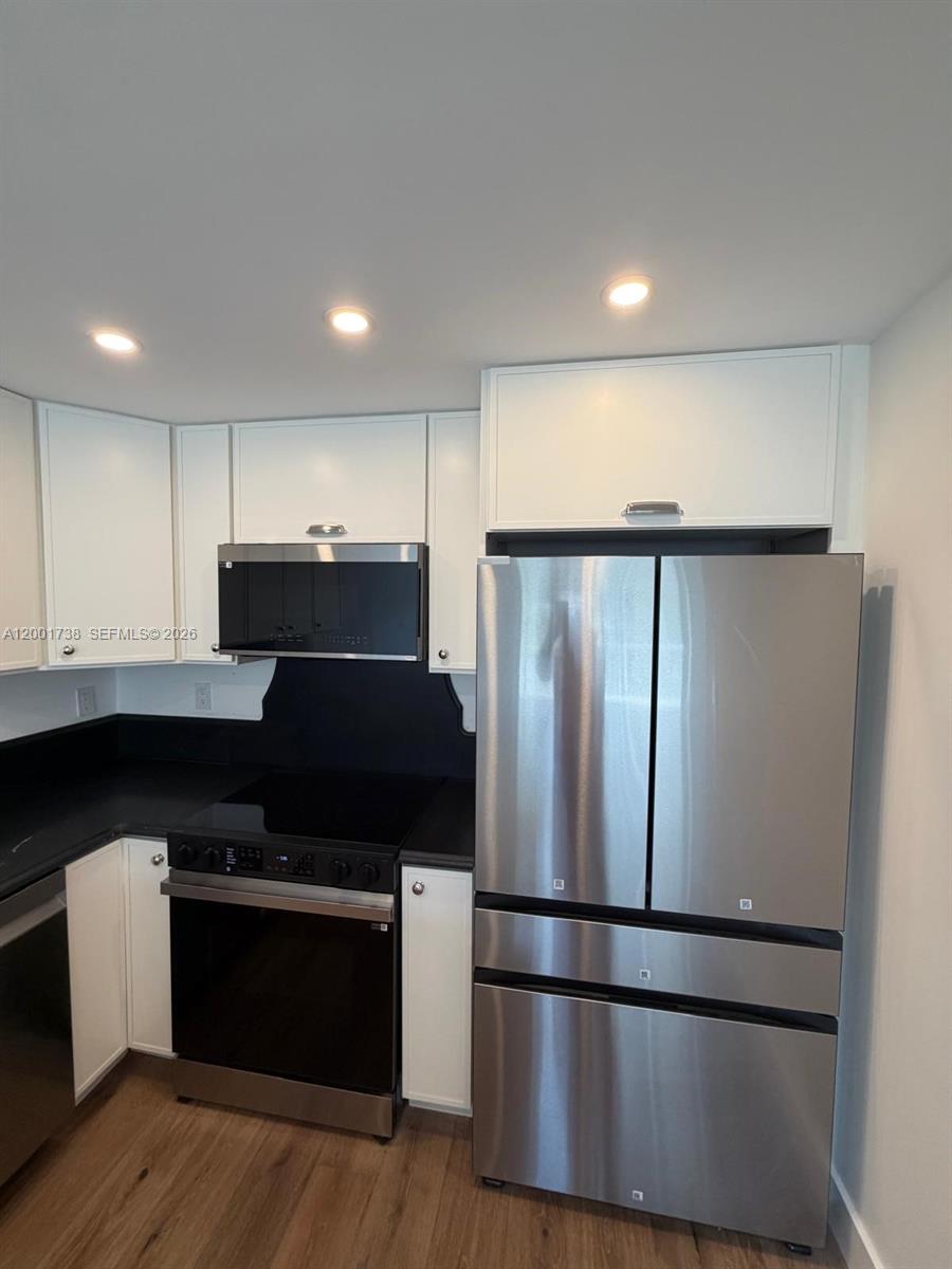 LAUDERDALE TOWER CONDO - Residential